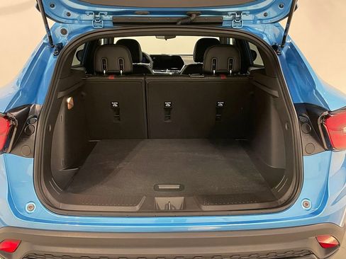 Used 2025 Chevrolet Trax RS FWD image 5