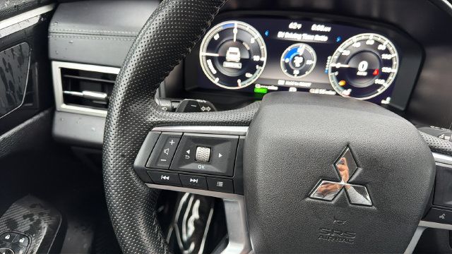 Used 2024 Mitsubishi Outlander Ralliart AWD/4WD image 23