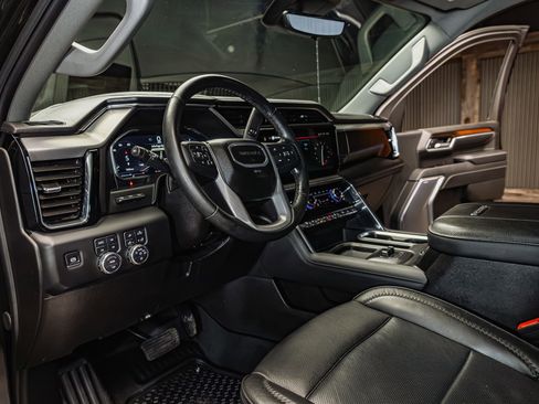 Used 2025 GMC Sierra 3500 Denali w/ Denali Reserve Package image 15