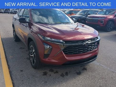 Certified 2024 Chevrolet Trax RS w/ Driver Confidence Package FWD image 10