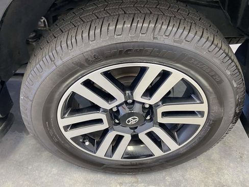 Certified 2022 Toyota 4Runner Limited AWD/4WD image 10