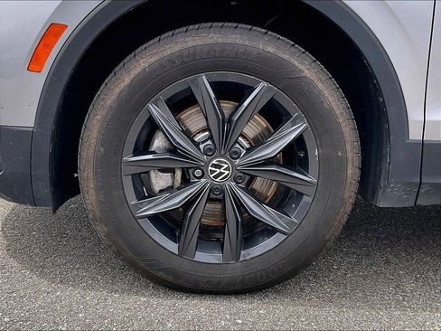 Used 2024 Volkswagen Tiguan SE image 7