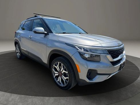 Used 2021 Kia Seltos S AWD/4WD image 3
