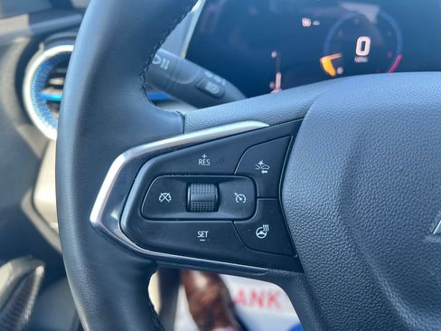 Used 2025 Chevrolet Trax LT w/ LT Convenience Package FWD image 20