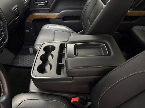 Used 2018 Chevrolet Silverado 1500 LTZ w/ LTZ Plus Package AWD/4WD image 18