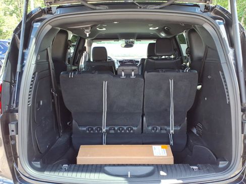 Used 2022 Chrysler Pacifica Touring-L w/ S Appearance Package FWD image 11