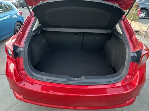 Used 2017 MAZDA MAZDA3 Sport FWD image 17