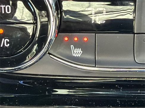 Used 2024 Chevrolet Trax RS w/ Sunroof Package image 30