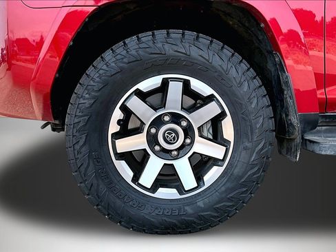 Used 2023 Toyota 4Runner TRD Off-Road Premium AWD/4WD image 32