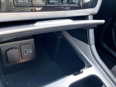 Used 2023 Ford Explorer XLT AWD/4WD image 15