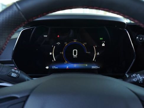 Used 2026 Chevrolet Trax RS w/ Sunroof Package FWD image 18