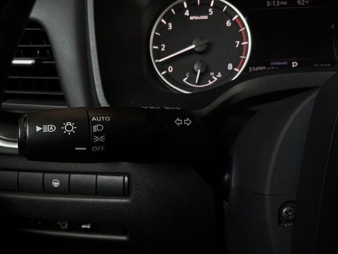 Used 2025 Nissan Rogue SV FWD image 35