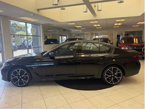Used 2023 BMW 530e w/ M Sport Package RWD image 10