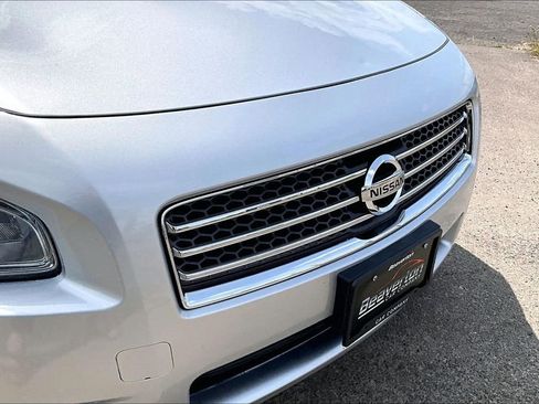Used 2010 Nissan Maxima 3.5 SV w/ Premium Pkg FWD image 32