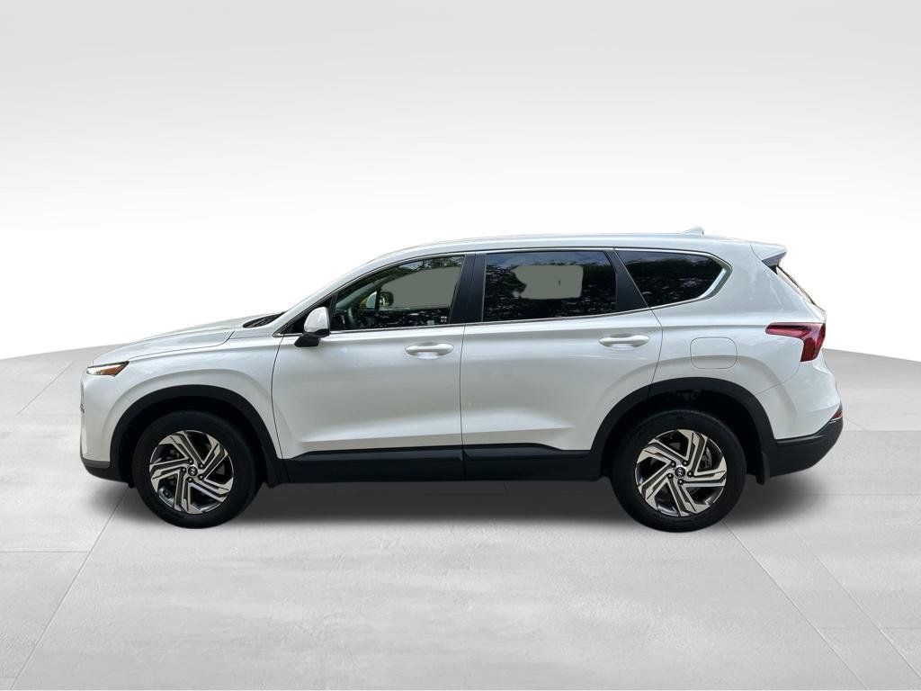 Used 2023 Hyundai Santa Fe SE FWD image 2