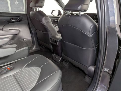 Certified 2025 Toyota Highlander XSE AWD/4WD image 44