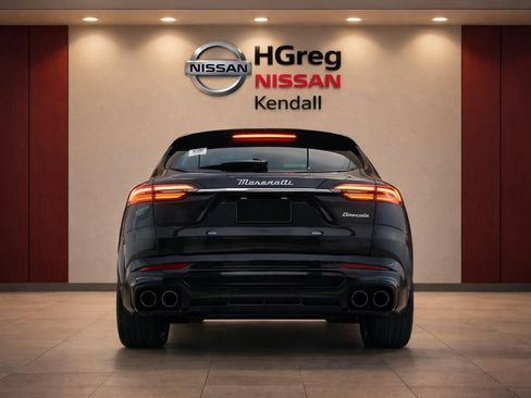 Used 2023 Maserati Grecale GT image 9