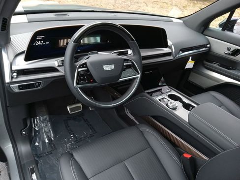 Used 2026 Cadillac Vistiq Sport w/ LPO, Floor Liner Package image 12