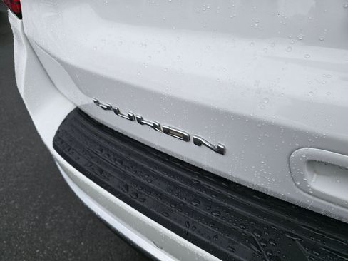 Used 2022 GMC Yukon XL SLT image 9