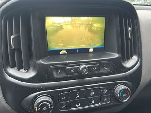 Used 2019 Chevrolet Colorado W/T w/ WT Convenience Package RWD image 17