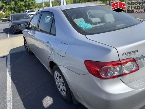 Used 2011 Toyota Corolla LE FWD image 4