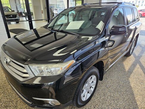 Used 2013 Toyota Highlander Plus FWD image 5