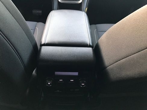 Used 2023 GMC Acadia SLE w/ Driver Convenience Package image 14