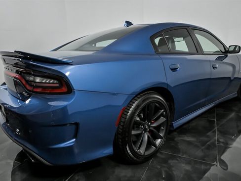 Used 2022 Dodge Charger R/T w/ Plus Group RWD image 10