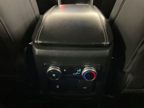 Used 2022 Ford Explorer XLT w/ Equipment Group 202A image 12