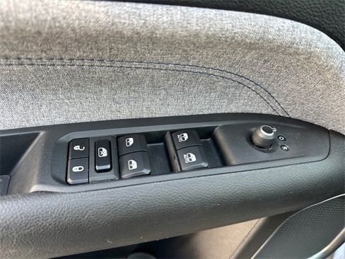 Used 2024 Jeep Compass Latitude image 14