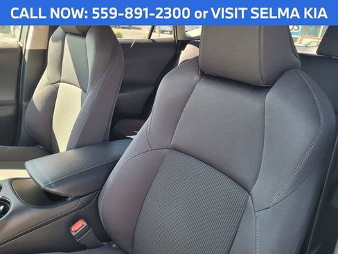 Used 2021 Toyota Venza LE w/ Carpet Mat Package (TMS) image 11
