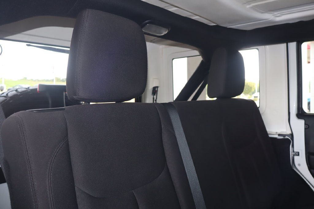 Used 2015 Jeep Wrangler Unlimited Sport w/ Connectivity Group AWD/4WD image 35