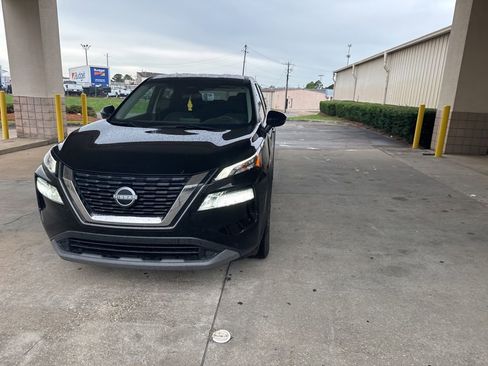 Used 2022 Nissan Rogue SV FWD image 4