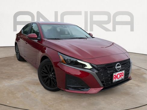 New 2026 Nissan Altima 2.5 SV FWD image 4