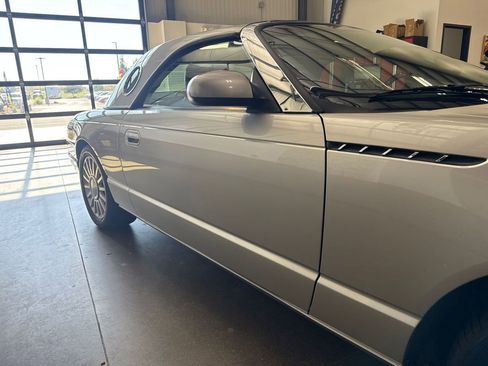 Used 2004 Ford Thunderbird image 74