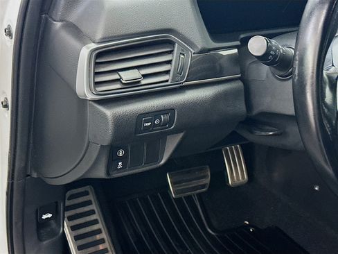 Used 2018 Honda Accord Sport image 17