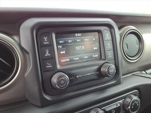 Used 2018 Jeep Wrangler Unlimited Sport AWD/4WD image 31