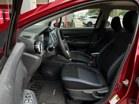Used 2025 Nissan Versa SV FWD image 10