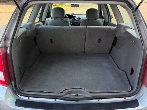 Used 2001 Ford Focus SE FWD image 14