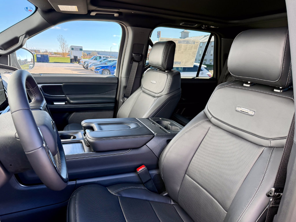 New 2025 Ford Expedition Platinum w/ Stealth Performance Package AWD/4WD image 10