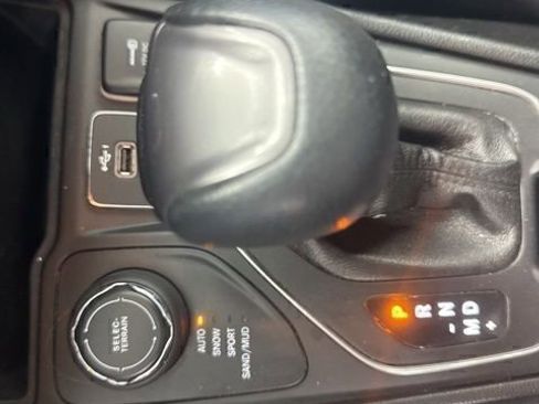 Used 2021 Jeep Cherokee Latitude image 14