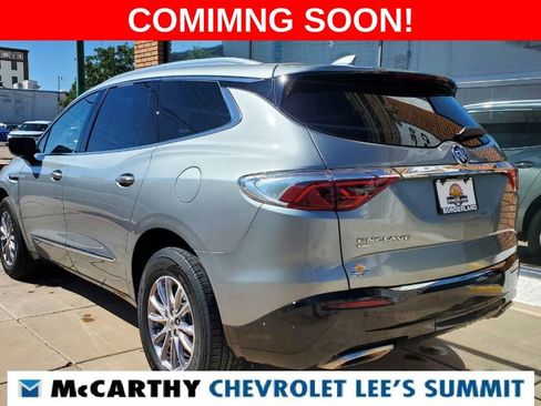 Used 2024 Buick Enclave Premium AWD/4WD image 3