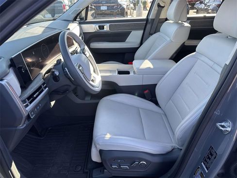 Used 2025 Hyundai Santa Fe Calligraphy image 16