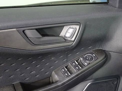 Used 2020 Ford Escape S image 18