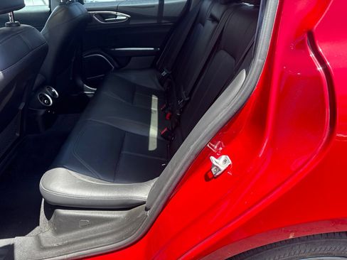 Used 2017 Alfa Romeo Giulia Ti RWD image 10