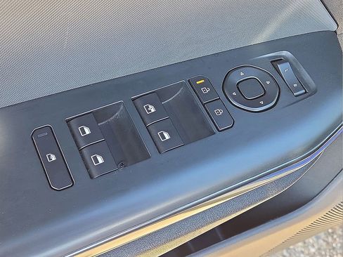 Used 2025 Kia K4 LXS image 18