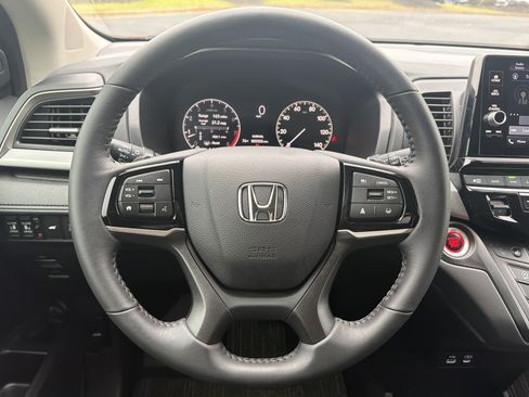 Certified 2026 Honda Odyssey EX-L image 17