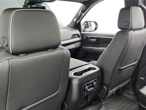 Used 2025 Chevrolet Tahoe Premier image 19