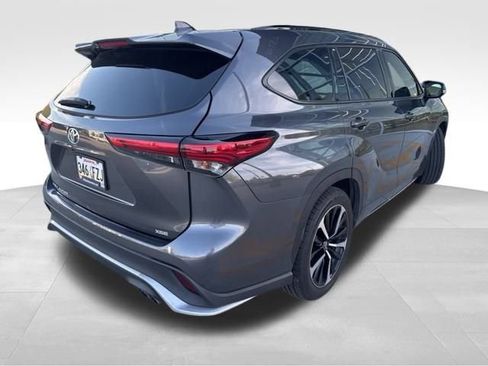 Used 2021 Toyota Highlander XSE image 7