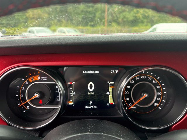 Used 2023 Jeep Wrangler Unlimited Rubicon AWD/4WD image 13